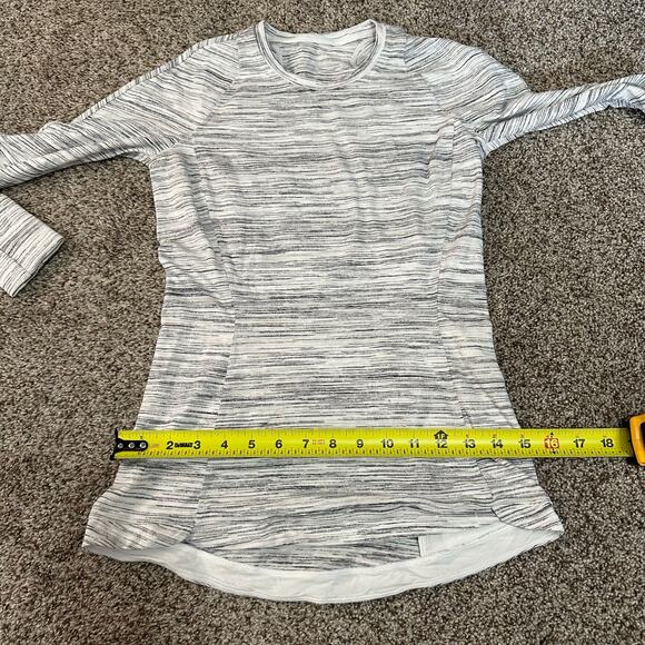 LULULEMON Women's Runderful Long Sleeve Size 4 In Space Dye Camo White Silver - Picture 9 of 13